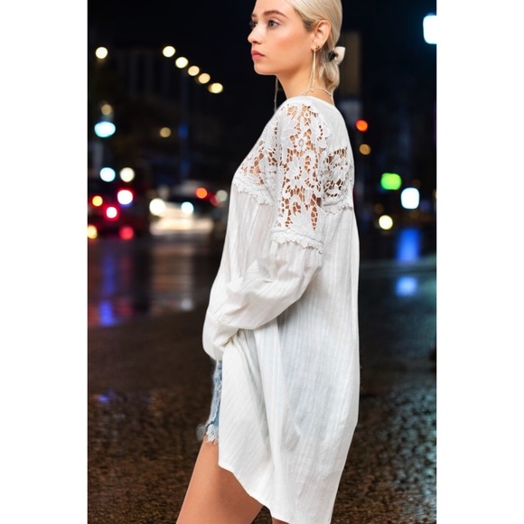 POL Ivory Woven Cotton and Lace Pleated Button Down Tunic Top - Picture 3 of 9